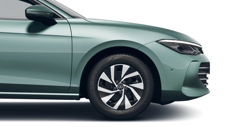 Volkswagen Passat cena 185000 przebieg: 10, rok produkcji 2024 z Toszek małe 37